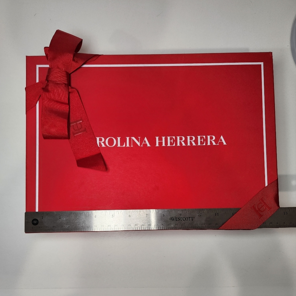 Carolina Herrera gift box